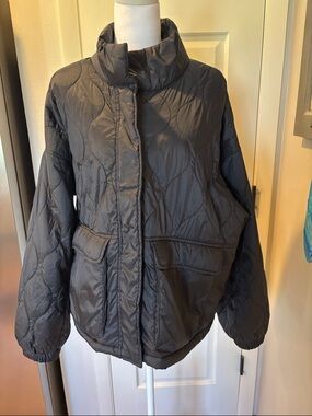 Old Navy Quilted Puff Jacket in Black